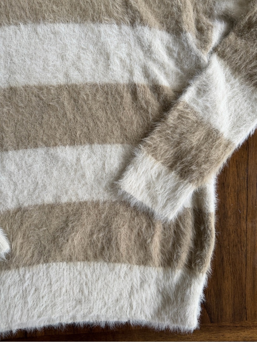 Universal Thread Fuzzy Crewneck Sweater in Cream and Tan Stripes M size - Picture 2 of 6